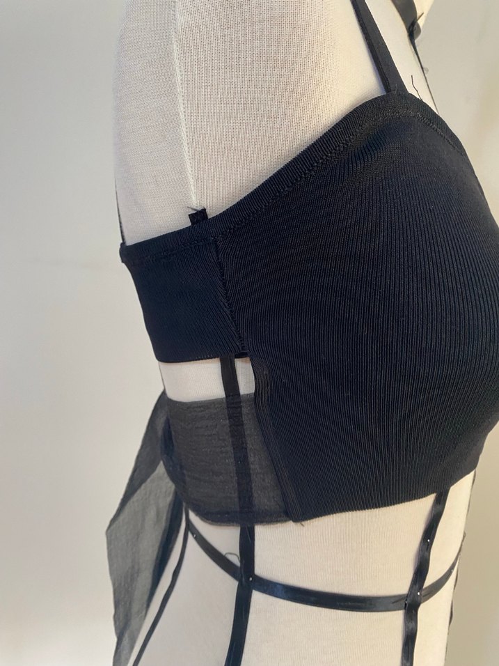 Siyah Gotik Strappy Büstiyer - Görsel 3