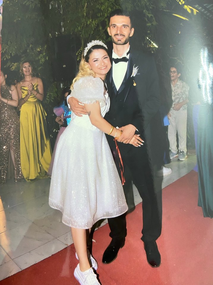 Omuzları Açık Mini Gelinlik - Görsel 3