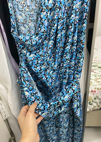 Mavi Çiçek Desenli Yarım Kol Elbise - Görsel 4