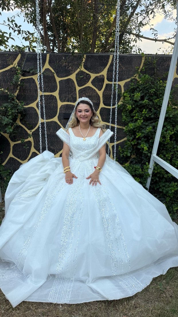 Klasik Prenses Beyaz Gelinlik - Görsel 3