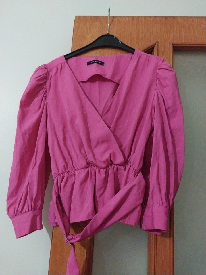 Pembe Kemer Detaylı Kısa Keten Bluz - Görsel 2