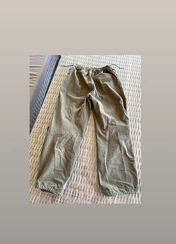 m Beden Bershka paraşüt pantolon