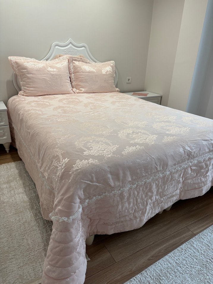 Pembe Yatak Örtüsü - Görsel 3