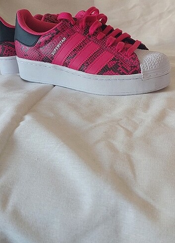 38 Beden pembe Renk Superstar xl model dedi orjinal