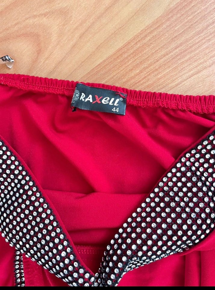 Kırmızı elbise - Görsel 2