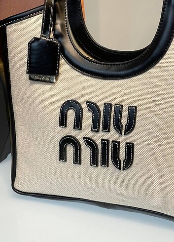 Miu Miu Kol cantası