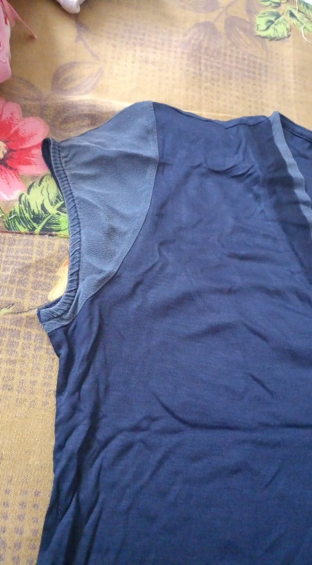 Mavi V Yaka Keten Kadın Tişört - Görsel 3