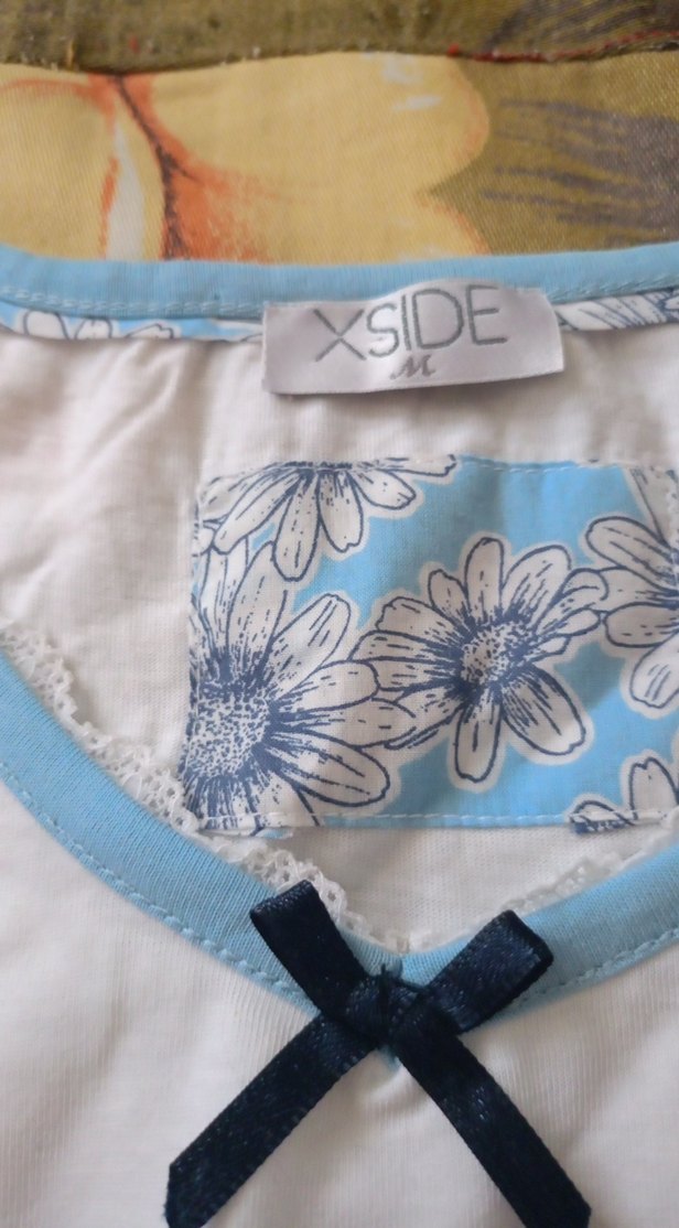 Beyaz V Yaka Hamile Tişörtü, Kısa Kollu - Görsel 3