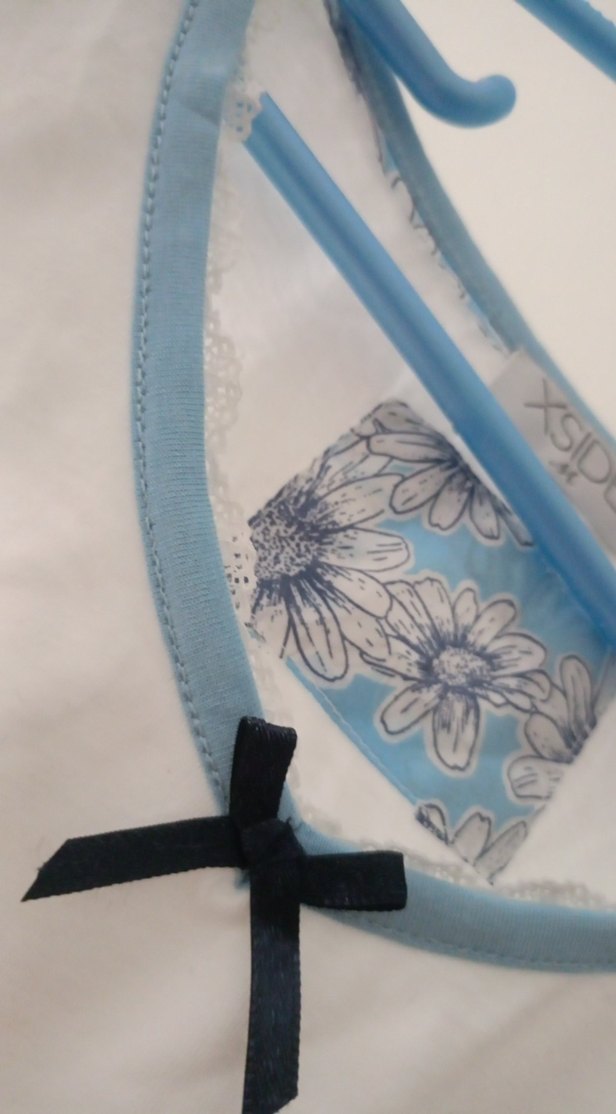 Beyaz V Yaka Hamile Tişörtü, Kısa Kollu - Görsel 2