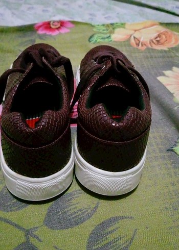 Deri Görünümlü bordo Kadın Sneaker - Görsel 3