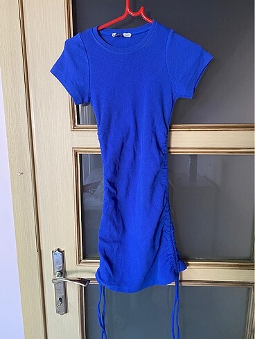 kısa büzgülü elbise