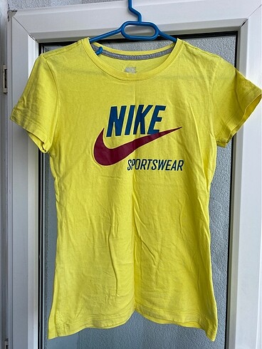 Nike kadın tisört