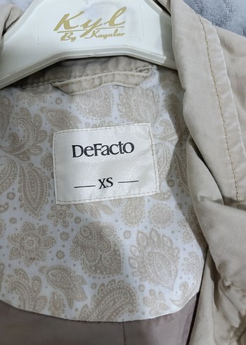 Bej Düğmeli Kadın Ceket - Görsel 5