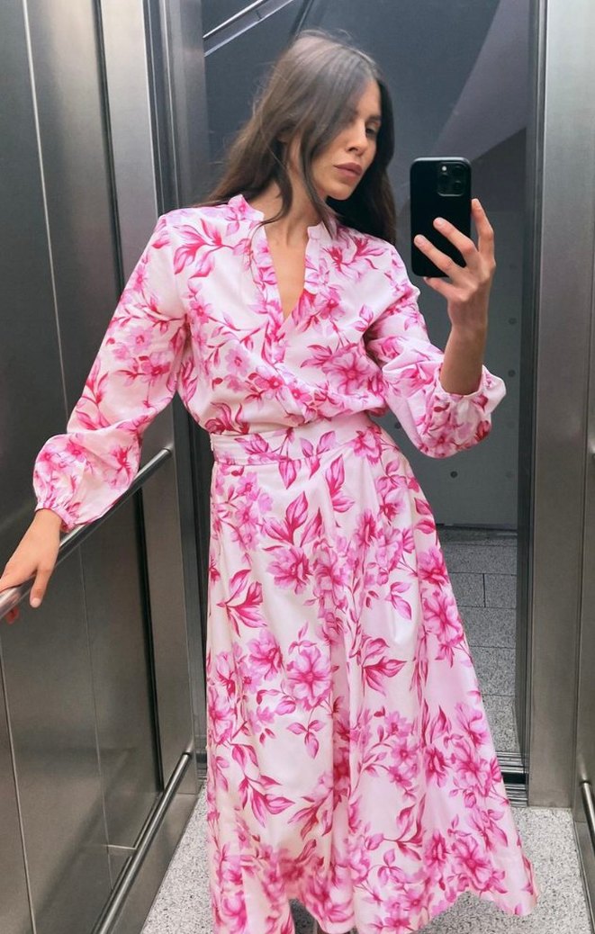 Pembe Çiçek Desenli V Yaka Kadın Gömlek - Görsel 2