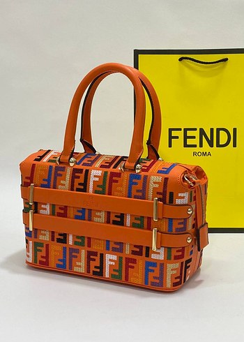 Fendi Kadın kol çantası