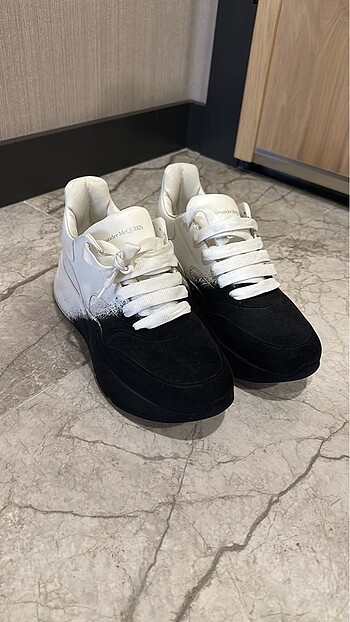 Alexander Mcqueen Runner/ Unisex