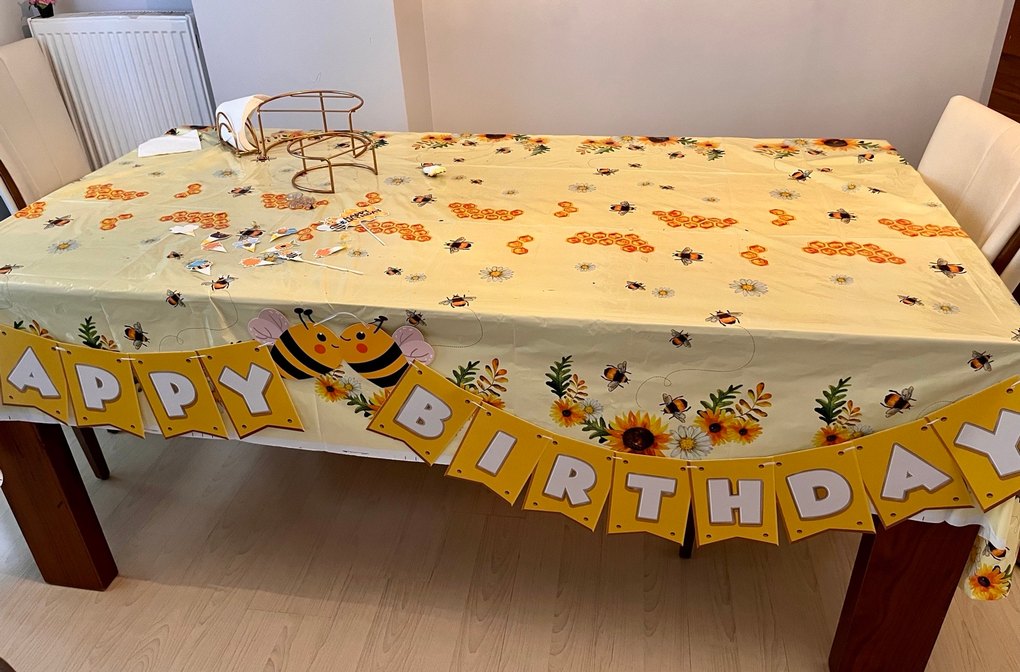 Sarı Arı Temalı Doğum Günü Masa Örtüsü, Banner ve Pasta süsleri - Görsel 2