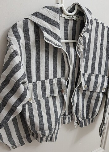 42 Beden Crop kapsonlu ceket