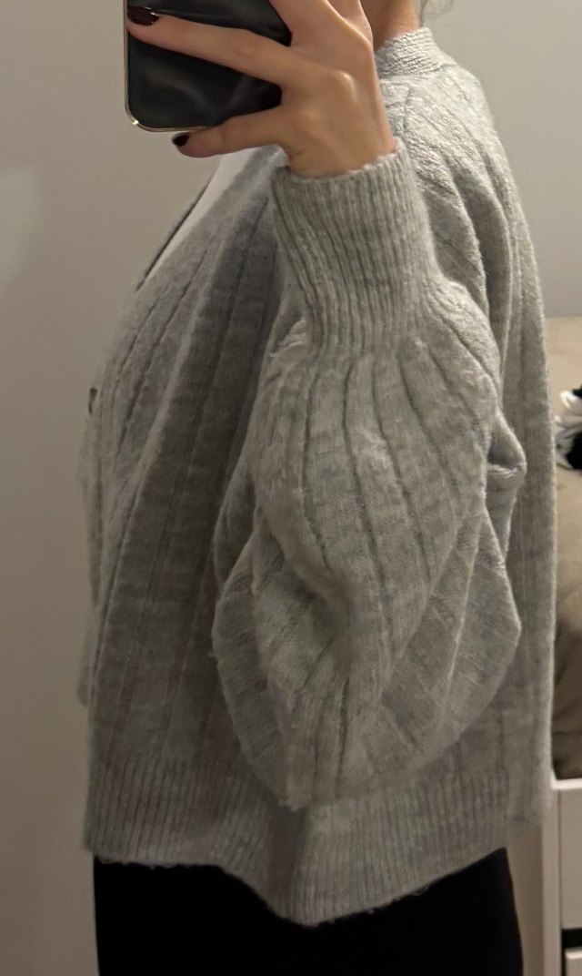 Gri Düğmeli V Yaka Triko Hırka - Görsel 2