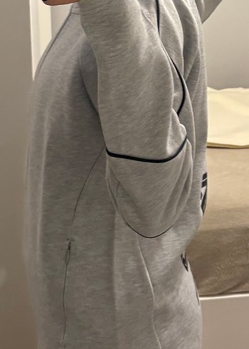 Gri Fermuarlı Kadın Spor Hırkası - Görsel 2
