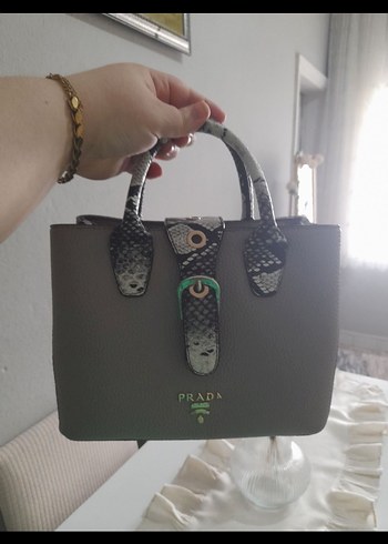 Beden Gri Deri Yılan Desenli Prada Çanta