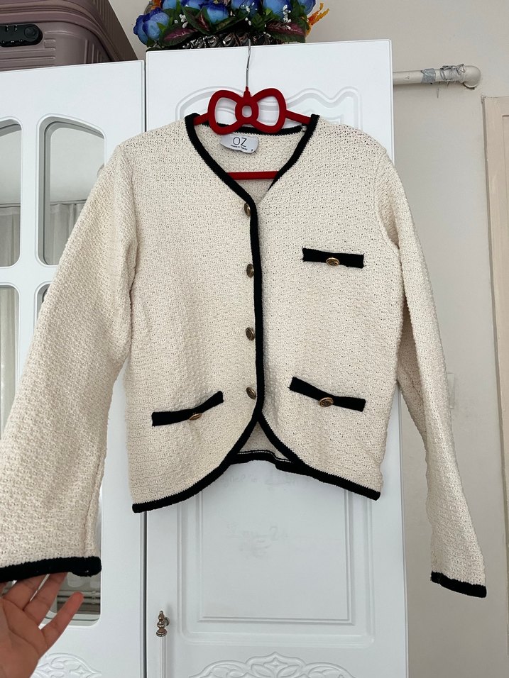 Kadın Beyaz Triko Notlu Yaka Hırka - Görsel 3