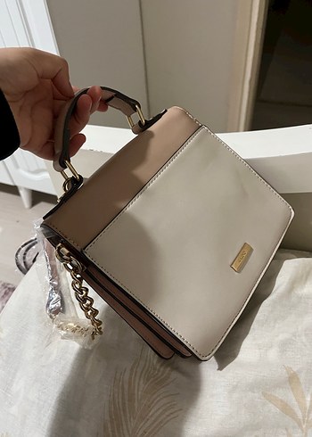 Bej Zincir Detaylı Deri Kadın Çanta - Görsel 4