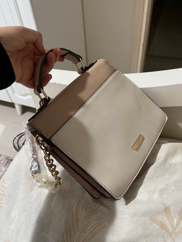 Bej Zincir Detaylı Deri Kadın Çanta - Görsel 4