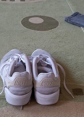 42 Beden beyaz Renk Nike ayakkabı 