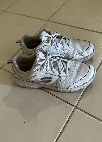 Skechers Beyaz Spor Ayakkabı, İnce Topuklu