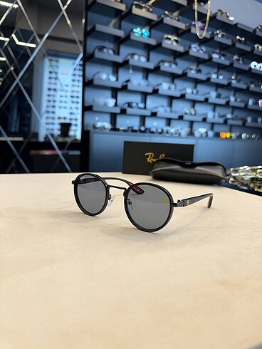 Ray ban ferrari güneş gözlüğü