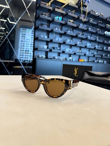 Yves Saint Laurent YSL Güneş gözlüğü