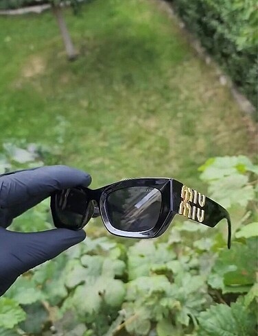 Miu miu güneş gözlüğü
