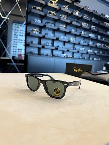 Ray ban wayfarer güneş gözlüğü