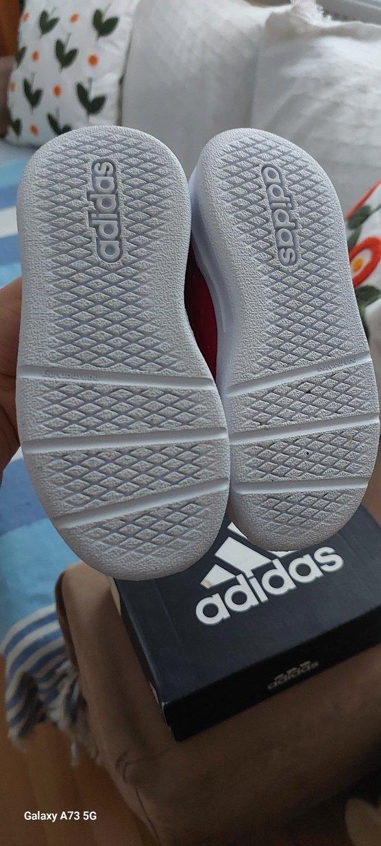 Kız Çocukları İçin Pembe Adidas Spor Ayakkabı - Görsel 4