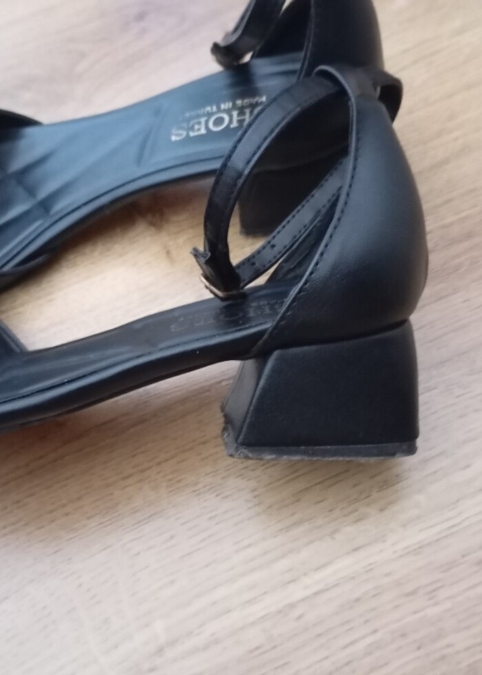 Kısa topuklu ayakkabı - Görsel 2