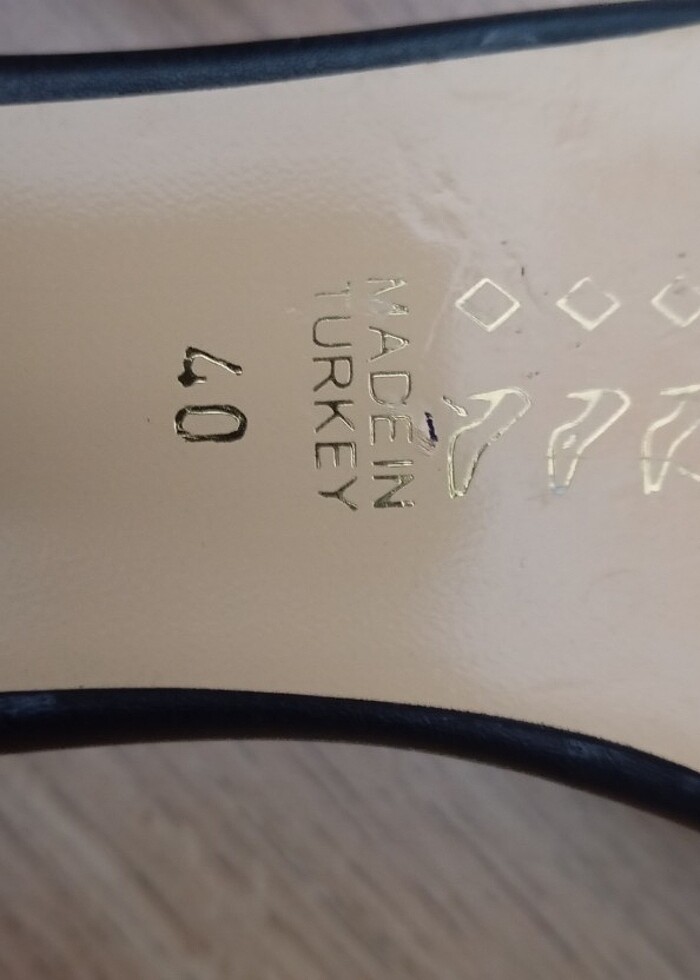 Kısa topuklu ayakkabı - Görsel 3