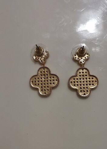 Beden altın Renk Van cleef modeli çelik küpe