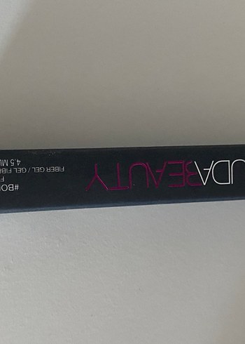 Huda Beauty Kaş Maskarası - Görsel 2