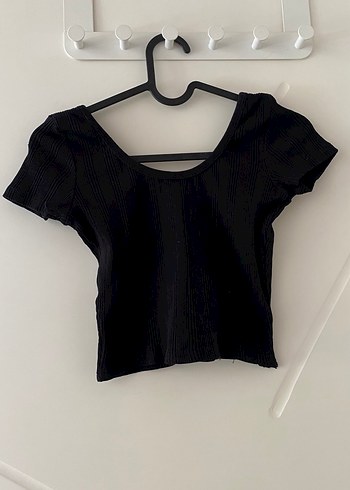 Bershka Düğmeli Siyah Kısa Kollu Dar Kesim Mini Bluz