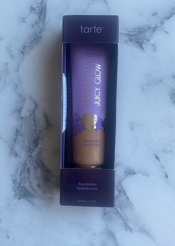 Tarte Juicy Glow Açık Ten Fondöten