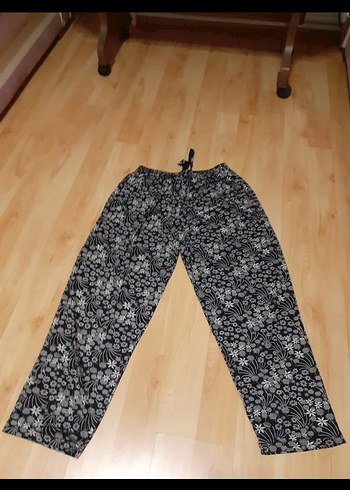 Zara l Detaylı Rahat Kesim Kadın Pantolon