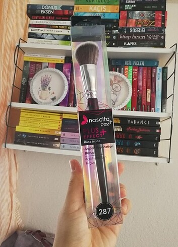 Nascita açılı fondöten fırçası + kontür set