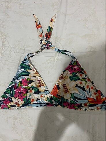 Bikini üstü