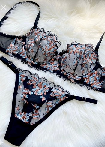 Siyah çiçekli sütyen tanga takım sıfır - Görsel 2