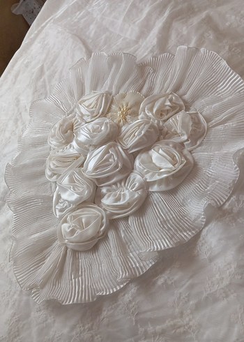 İşlemeli Beyaz Yatak Örtüsü - Görsel 3