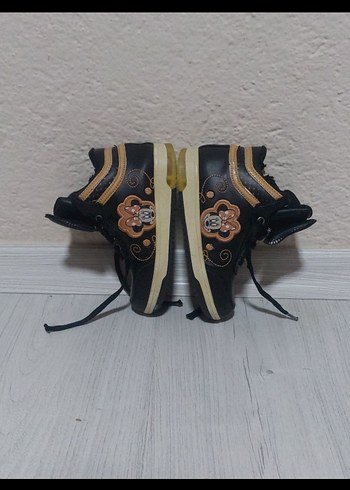 siyah bot - Görsel 2