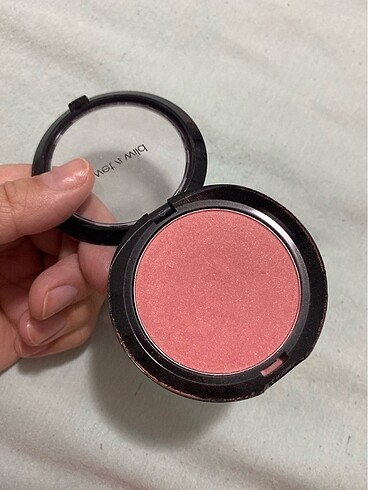 Wet n wild Allık