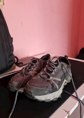 Skechers 42.5