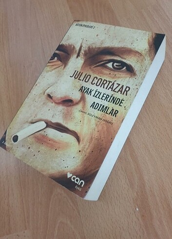 Julio Cortazar Ayak İzlerinde Adımlar